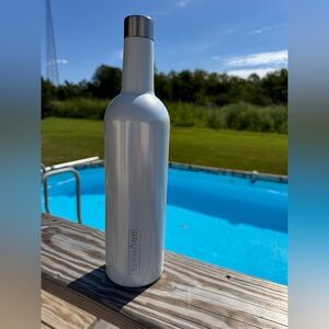 BrüMate Glitter White 25oz Winesulator